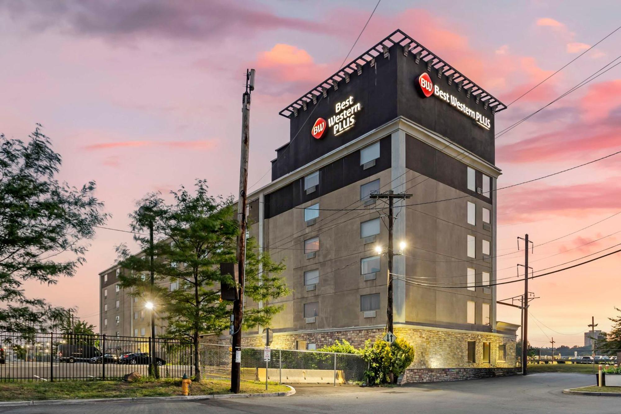 Best Western Plus Newark Airport West Buitenkant foto